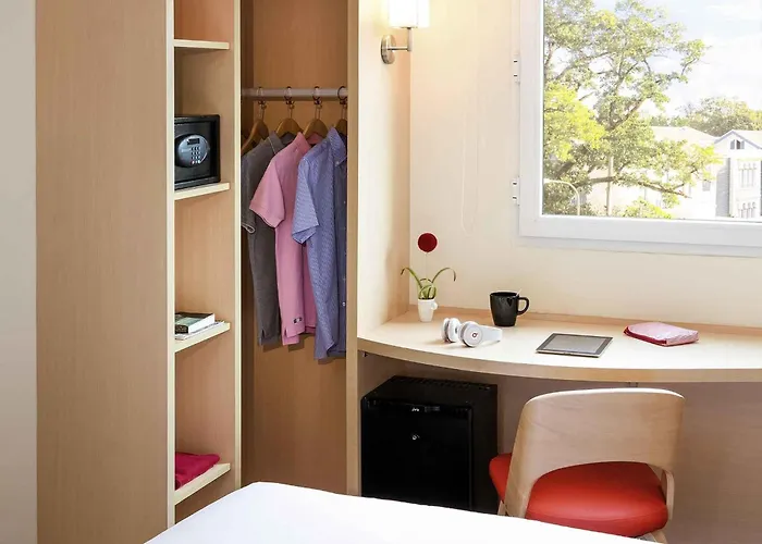 Ibis Vientiane Nam Phu Hotel